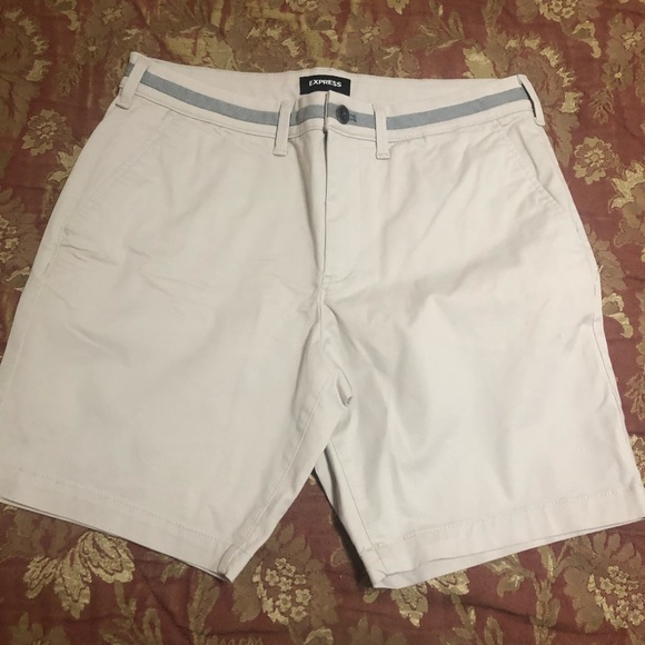 Express Mens Slim Fit Above The Knee 8 